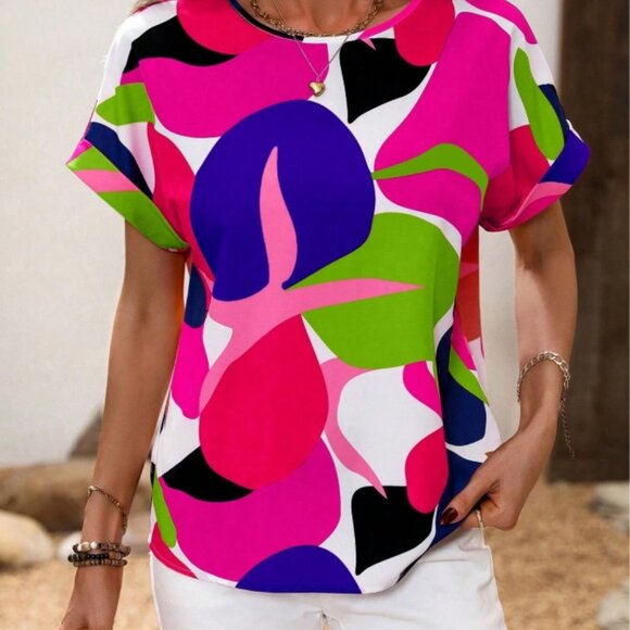 NEW!  Size M Allover Print Batwing Sleeve Blouse - Picture 3 of 3